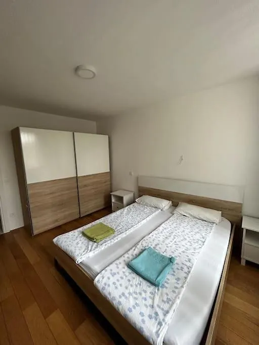 Modern 2 Bedroom 62 M2 Apartment Laibach 0*,